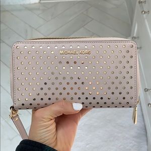 COPY - Michael Kors Cute Wallet